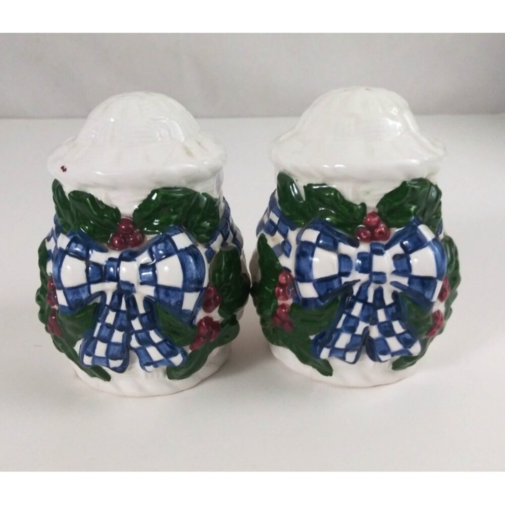 Vintage 1998 CBK Basketweave Christmas Holly Wreath Salt & Pepper Shakers